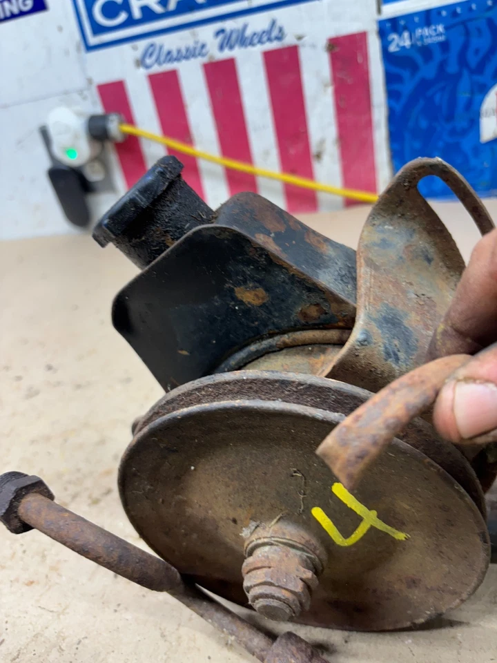 Camaro Nova Chevelle C10 1971 1972 bomba de dirección asistida usada con polea única temprana Foto 4 de 4