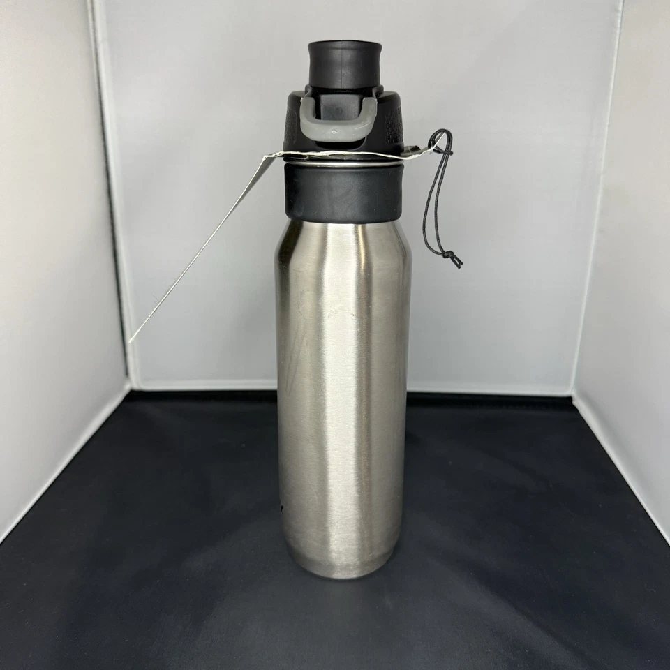 Nuevo con etiquetas Stanley Nineteen 13" hidratación con una mano 24 oz/710 ml Foto 2 de 4