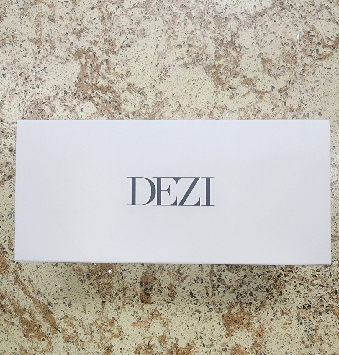 Dezi ON READ × 1
MATTE STONE / TERRA COTTA FADED dezi on read matte stone sunglasses Like new | Mercari main image 4