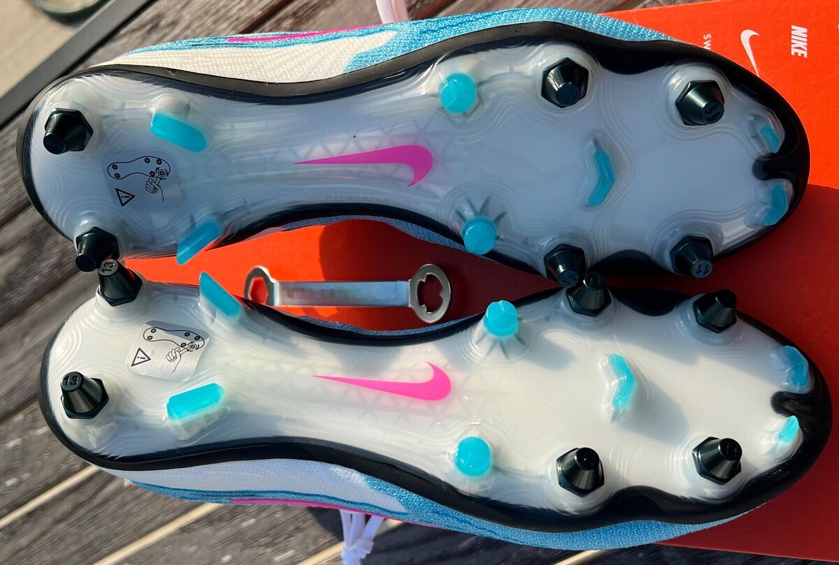 Nike Phantom GX Elite SG-PRO Soccer Cleats Mens 7 Womens 8.5 Nike Phantom GX Elite SG-PRO Soccer Cleats Mens 7 Womens 8.5