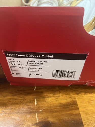 Botines New Balance Fresh Foam 3000v7 Metal Dorado para Hombre Talla 7.5 en Caja - Imagen 2 de 8