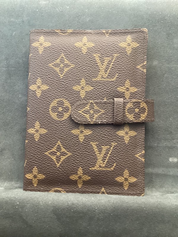 Louis Vuitton Photo Albumn holds 40 - 3x5 photos