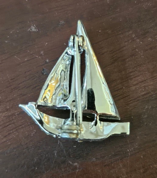 Broche de velero pequeño vintage estrás tono plata placa de rodio Foto 2 de 2