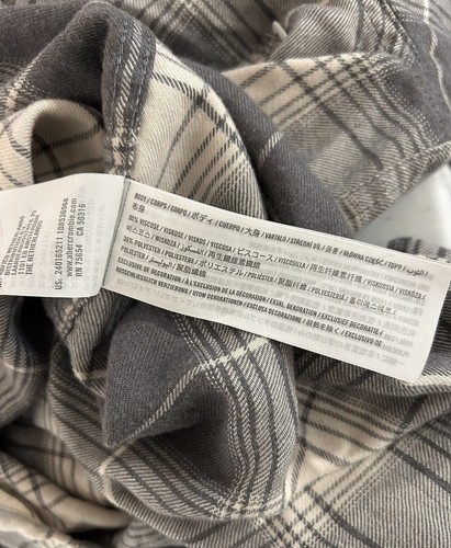 Abercrombie Kids Gray/White Plaid Long Sleeve Button-Up Shirt (13/14) - Picture 4 of 4