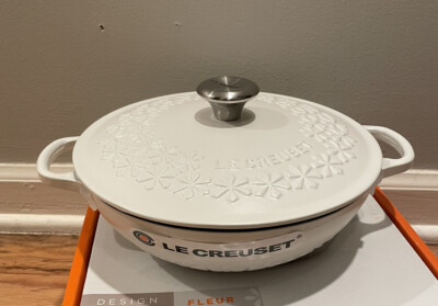 LE CREUSET - ル・クルーゼ、COCOTTE  FLEUR、ソレイユ NEW Le Creuset Cocotte Fleur Flower Mauve Pink 20cm 2L
