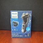Philips Norelco Shaver 3600 Rechargeable Wet and Dry Electric S3243/91 (7022)