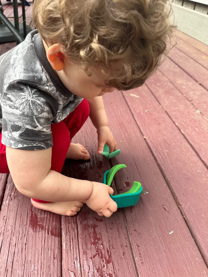 Divertido juguete apilable de silicona para aguacate viral - 5 piezas, seguro sin BPA, fácil de limpiar Foto 2 de 4