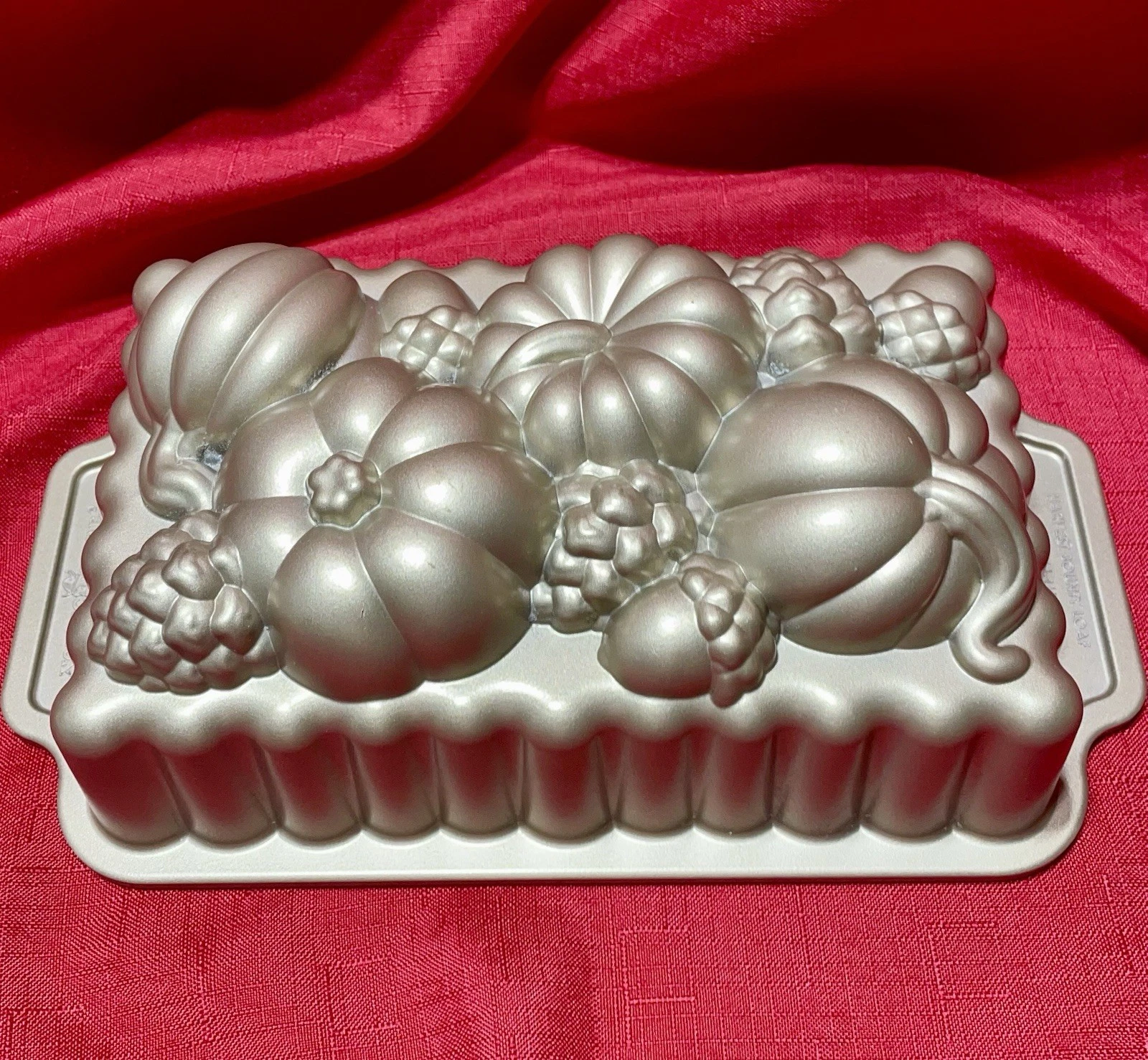 Nordic Ware USA Harvest Bounty Loaf Cake Baking Pan 6 Cups Nonstick Autumn