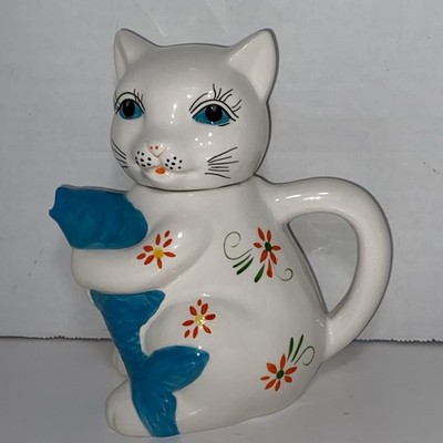 Cracker Barrel Lucky White Cat Holding A Blue Koi Fish Cream/Milk Holder BB11