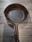 Vintage Rusty Unmarked Wagner Ware Cast Iron Skillet No.5 Very Slight Wobble