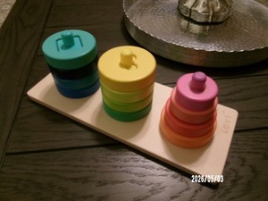 Lovevery TWIST Wooden Stacking Toy Set Preschool Educational Play 2022 complete