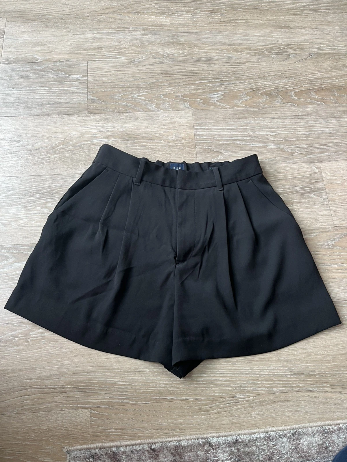 Gap 365 High Rise Linen-Blend Shorts Womens Small Black Pleated Black
Opens in a new window or tab