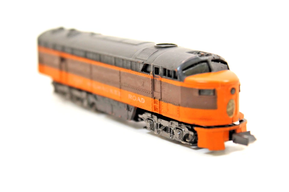 MILWAUKEE FAIRBANKS MORSE C-LINER LOCOMOTIVE RUNS N SCALE lot 35 - Image 3 of 4