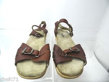 VTG FAMOLARE 'GET LITE' BROWN LTHR ANKLE STRAP SANDALS 9 M 1.5" HEELS GUC ITALY