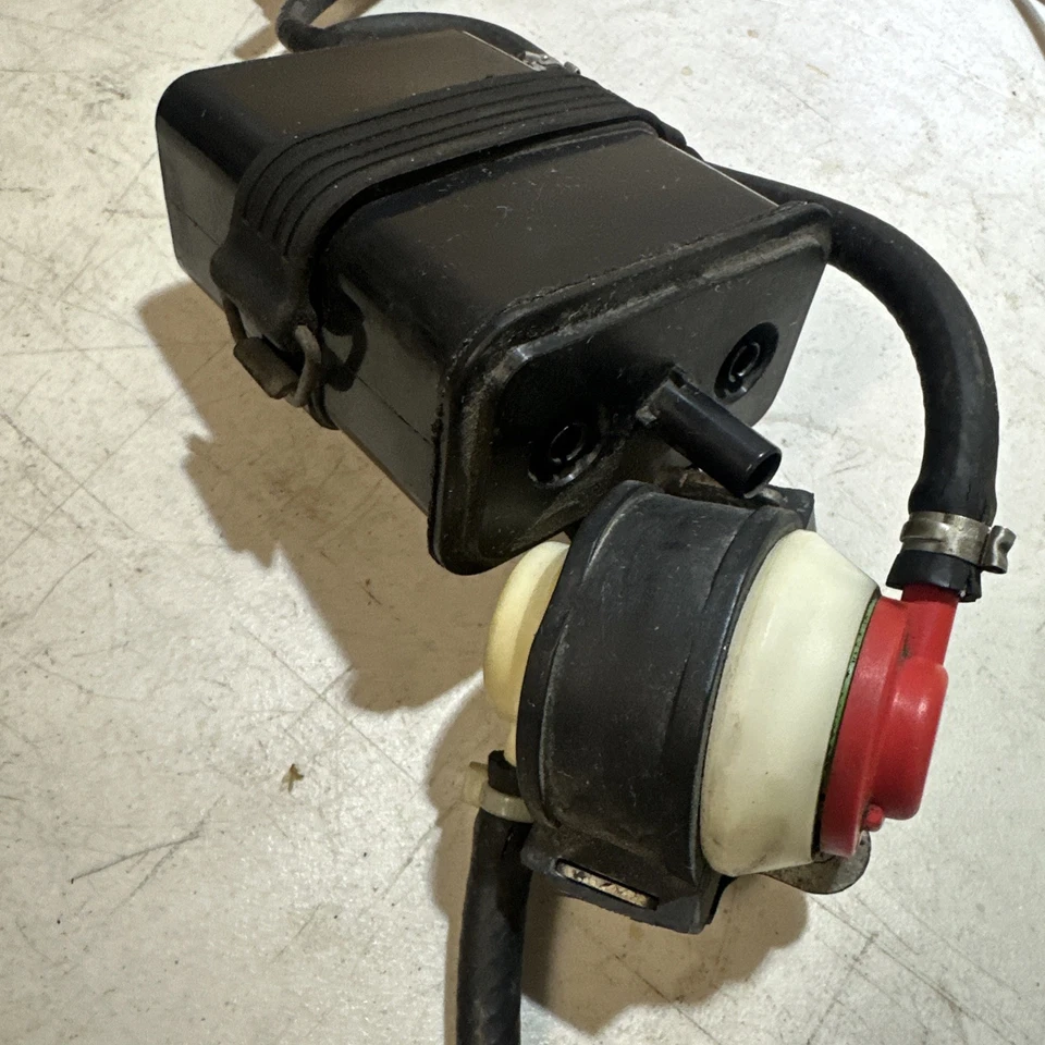 822 A VESPA PIAGGIO GT 200 Grand Turismo 200 IE 2005 OEM  CANISTER - image 4 of 4