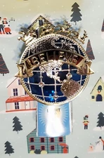 Bath Body Works BELIEVE Traveling Santa Globe Wallflower Plug-In Night Light Up