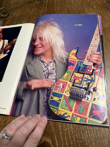 RIP Magazine Presents Guitar Gods Vol 1 #4 1980s Rock Guitarists Slash Hendrix - Imagen 9 de 12