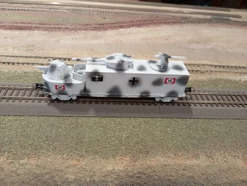 CUSTOM MADE WWII MILITARY ARMOURED WAGON WITH CANONS,  SCALE HO