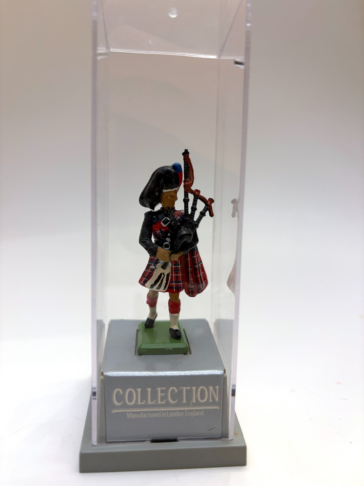 W Britains Toy Soldiers 1990 (Set of 7) - Scots Guard, Beefeater, Life Guards