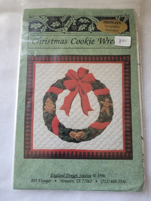England Designs Studio NIP Vintage Christmas Cookie Wreath Finished Sz 25'' X 25''