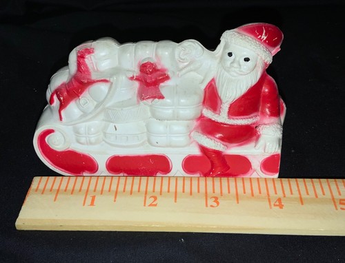 VINTAGE ‘IRWIN’ CELLULOID CHRISTMAS FIGURE - SANTA ON SLEIGH W/TOYS & GIFTS - Picture 10 of 11