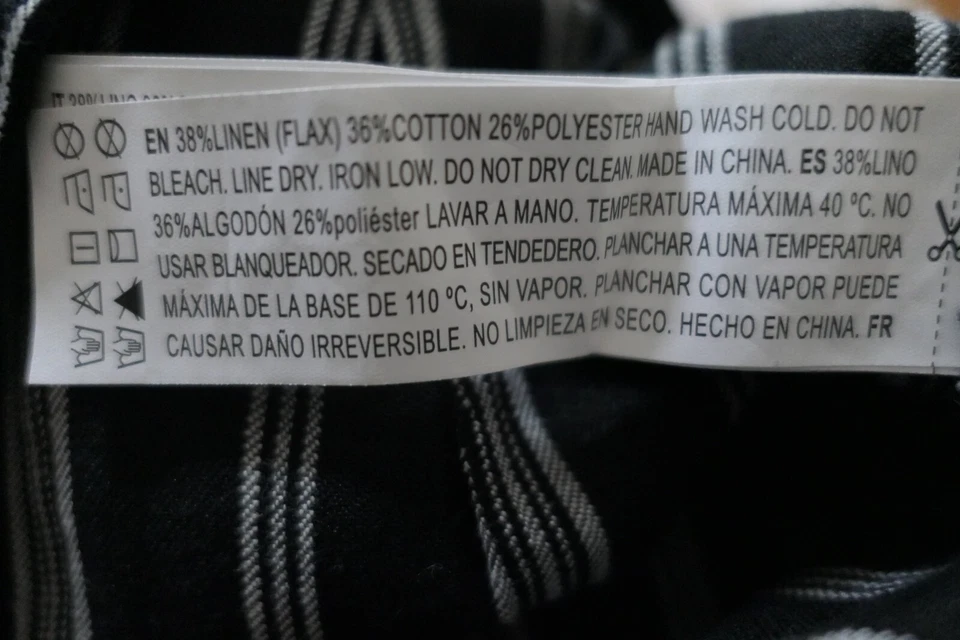 Forever 21 黑白条纹高腰面料短裤轻穿尺寸:M — 第 4/4 张图片