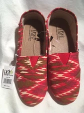 Easy Usa Women's New Woven Flats With Red And Brown Design Size 6