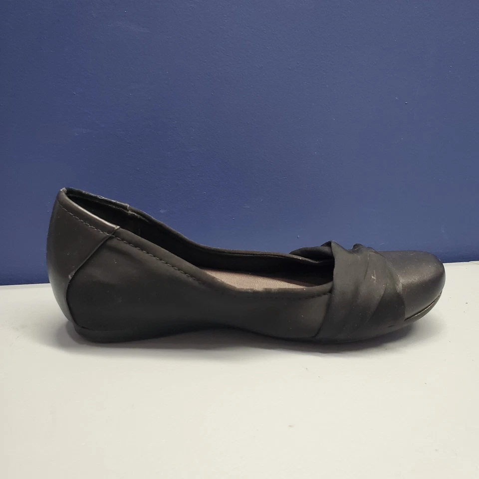 Zapatos de salón de ballet Baretraps Misty para mujer talla 8M negros hechos por el hombre punta redonda sin cordones Foto 3 de 4