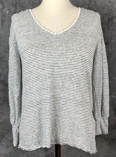 Sundance Black & White Striped V Neck Knit Shirt Top sz M (12445)