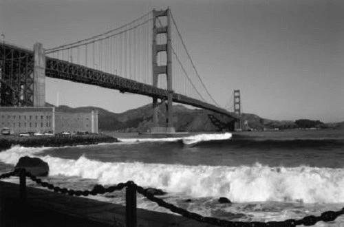 NEW: set of 5 B&W prints of Golden Gate Bridge in San Francisco - Jesse Kalisher - Image 3 of 4
