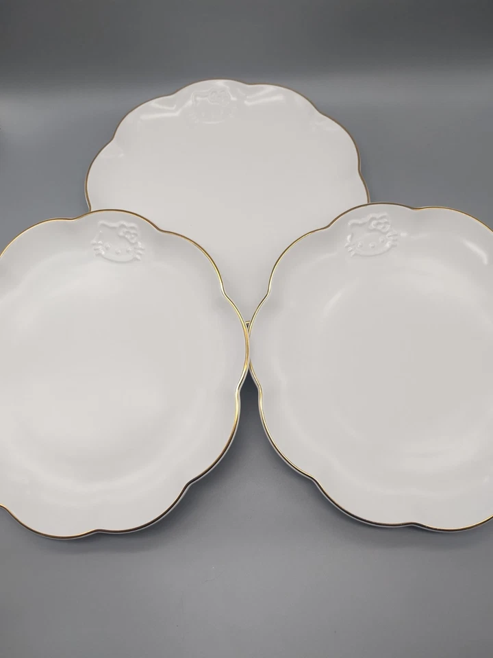 Lote de 3 platos de Hello Kitty Pottery Barn Teen en relieve Foto 2 de 4