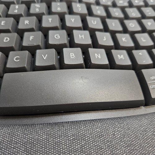 Logitech Wave Keys Wireless Ergonomic Keyboard with Cushioned Palm Rest Graphite - Picture 4 of 14