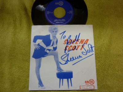 Sheena Scott  - Sugar Daddy / Free As A Bird - 1973 : 7'', Single- RARE Signed