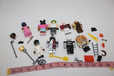 Roblox Toys Action Figures Lot of 28 pcs Figure Pack +Accessories