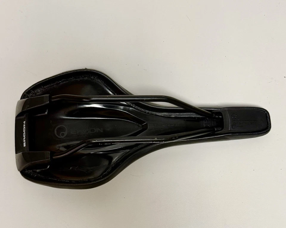 Sillín de bicicleta de carretera Ergon SRX3 pequeño asiento cómodo de nailon CroMo - negro Foto 3 de 4