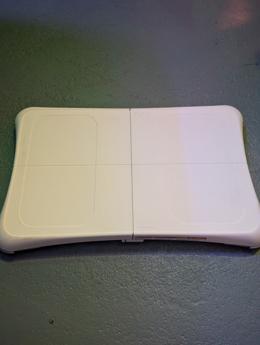 Wii本体、バランスボード、コントローラーカバー付き 任天堂 Wii 本体 バランスボード フィット プラス 新品 足つぼ