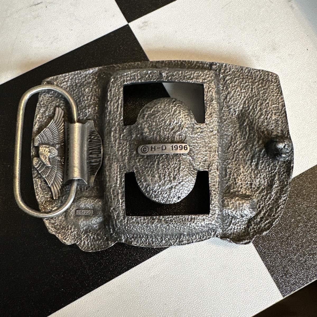 1996 Harley Davidson / Zippo belt buckle with BRAND NEW 1996 Harley Davidson / Zippo belt buckle with BRAND NEW