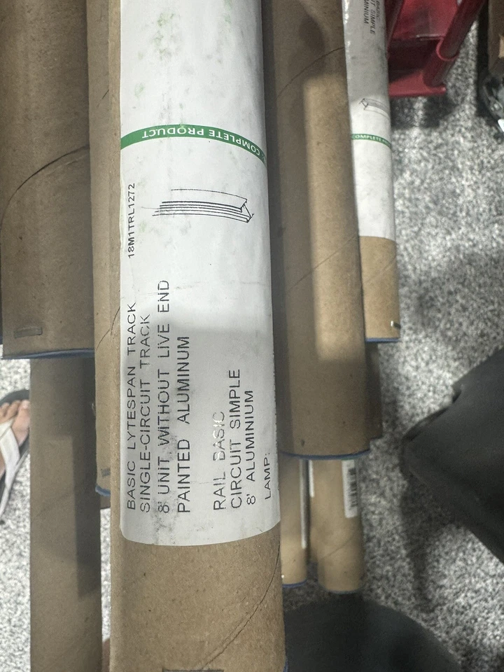 Philips Lightolier 6008 NAL Track Is 8’ Live End color plateado/gris Foto 3 de 4