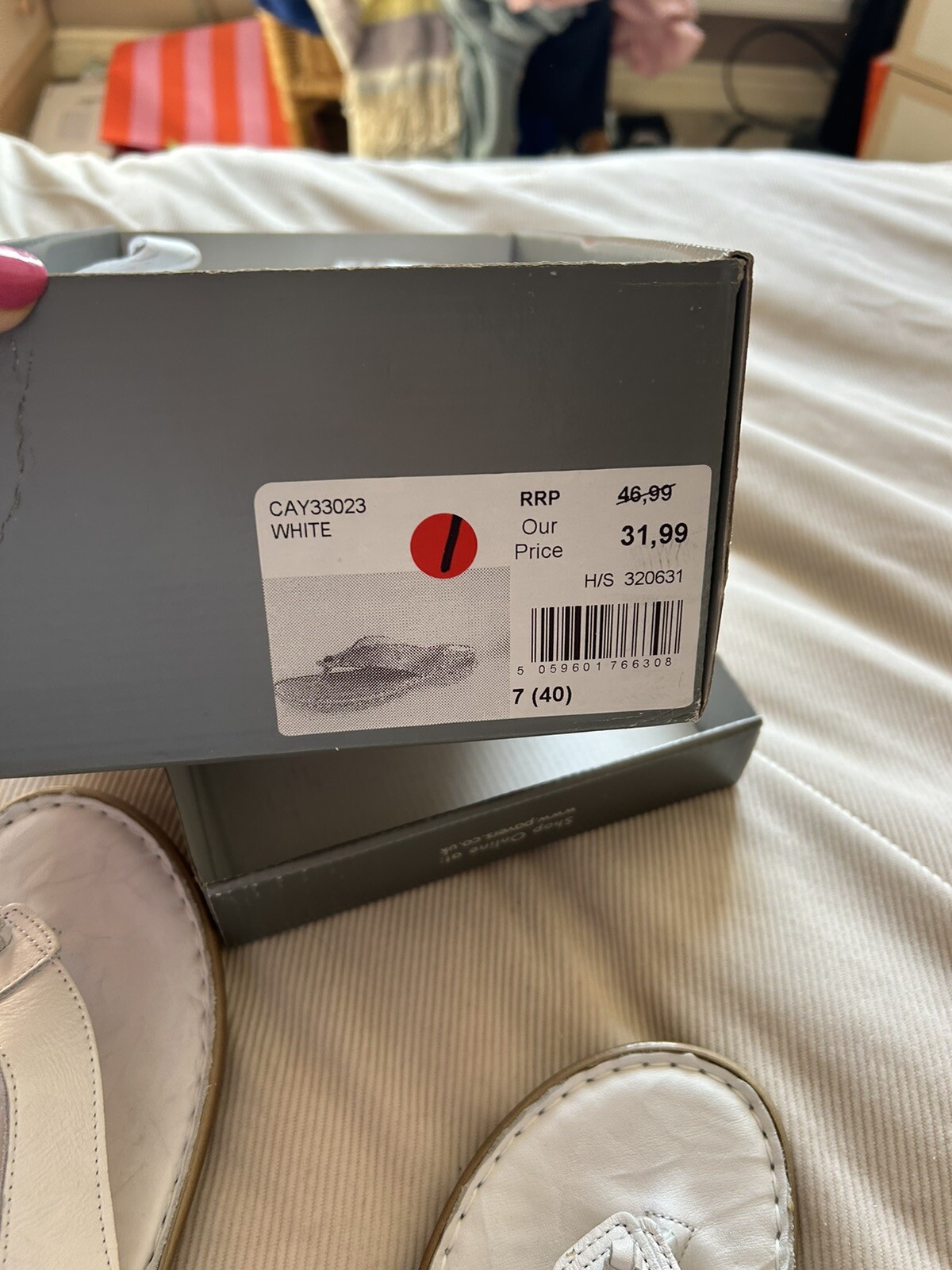 Pavers White Leather Flip Flops Size 7/40 eBay