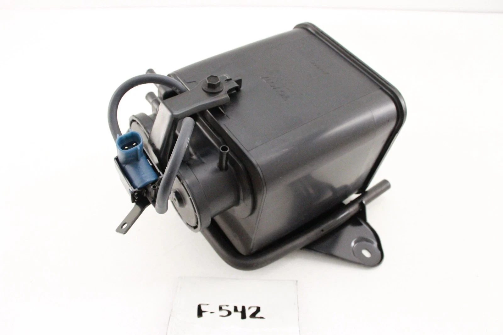 New OEM genuine Toyota Vapor Canister 1997-1998 Camry 2.2 3.0 77740-06042