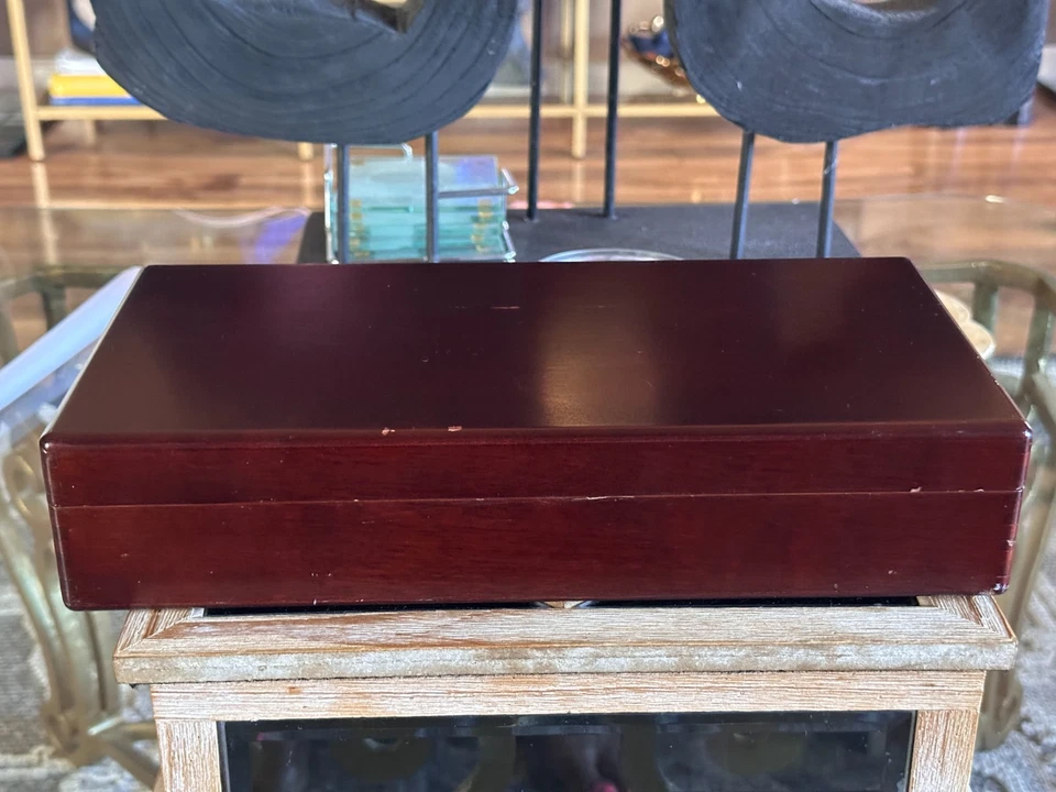 Reloj Bulova de madera vintage para hombre joyero soporte contenedor de almacenamiento forro satinado Foto 2 de 4