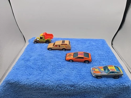 Vintage Hot Wheels Lot Of 4!  Black Wall! Datsun, Royal Flash, Minitrek, Truckn