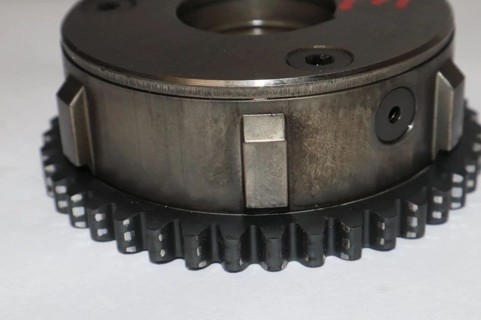 Ford Focus ST 2015 - Ajuste del árbol de levas de escape engranaje de distribución CJ5E6C525AD Foto 3 de 4