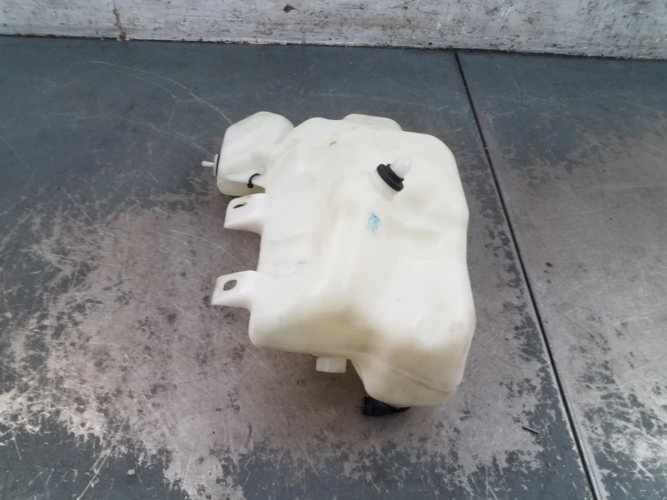 BMW M5 E39 2002 depósito de lavadora de parabrisas #0823 i7 Foto 2 de 4