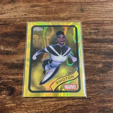 Photon 2025 Topps Chrome Marvel Photon Yellow Lava Refractor Card-#24 Cpt Marvel
