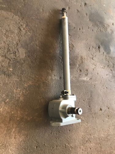 NEW 3 BOLT STEERING GEAR BOX FARM PRO FARMHAND NORTRACK JINMA Tractor - Picture 4 of 4