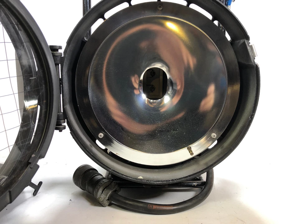 Arrisun 12 plus 1200W HMI head - Image 4 of 4