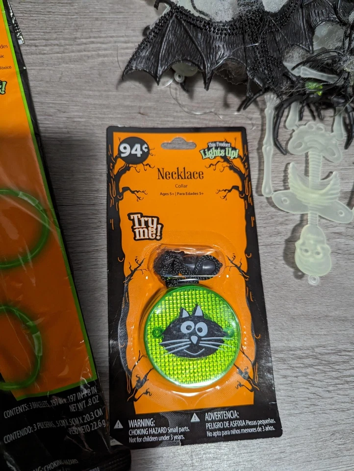 Fiesta de Halloween Favor Truco o Trato Suministros Decoración Lote Arañas Murciélagos Esqueletos + Foto 3 de 4