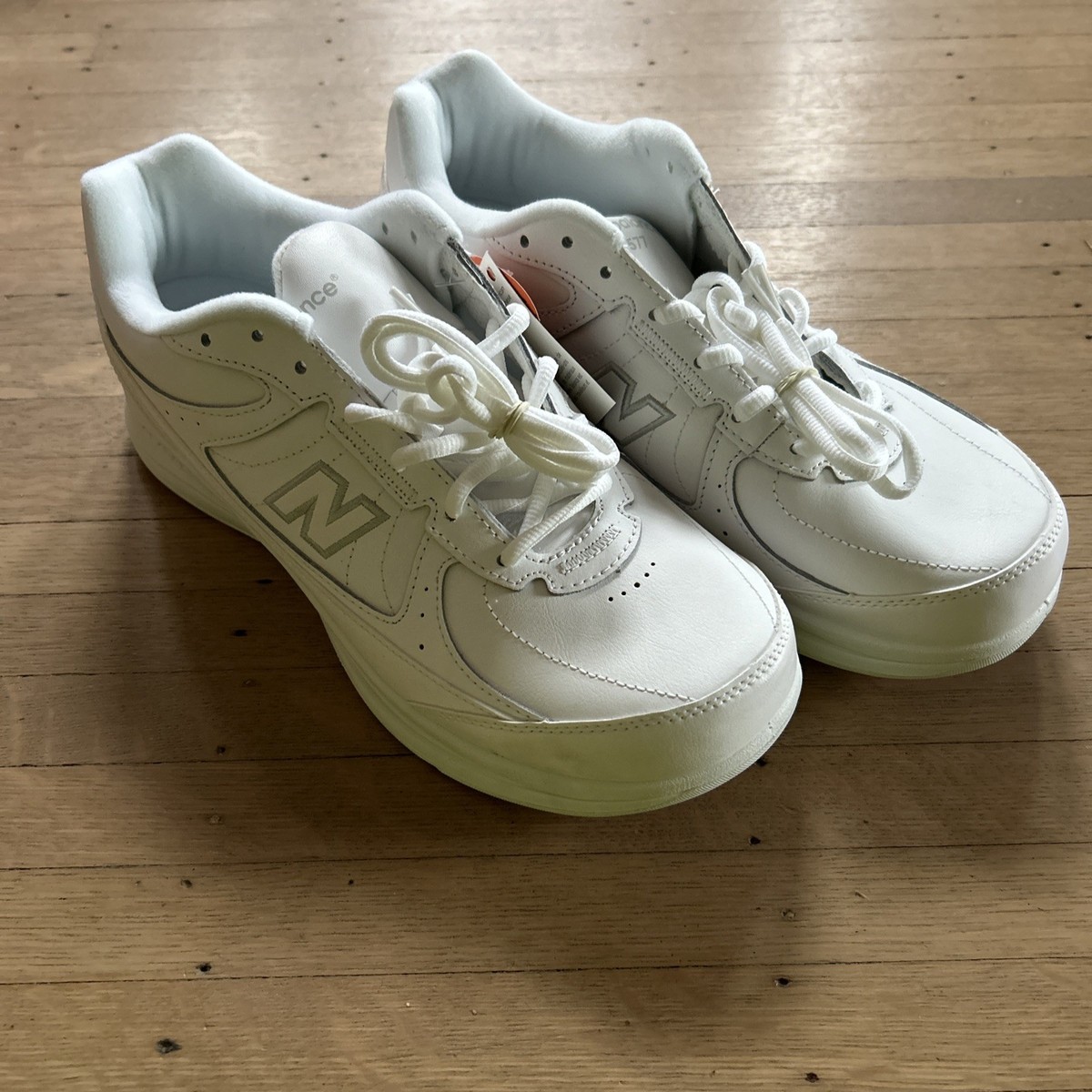 New Balance 577 Mens MW577WT White Walking Running Tennis  display picture 1