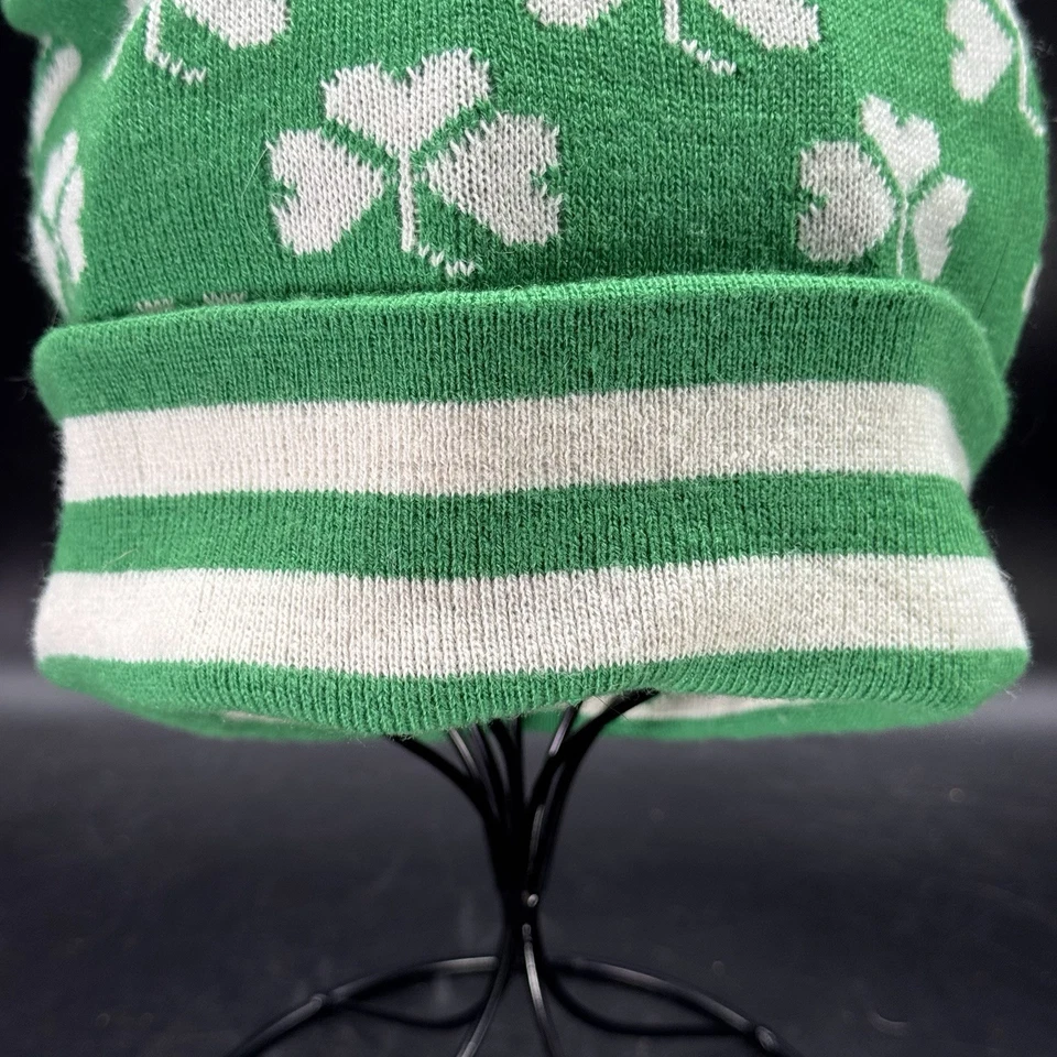 American Eagle Outfitters Trébol Tejido Pom Pom Gorro Sombrero Día de San Patty’s Verde Foto 4 de 4